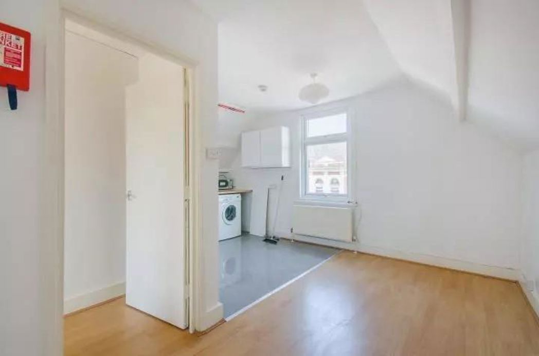 Property image 3 of 6