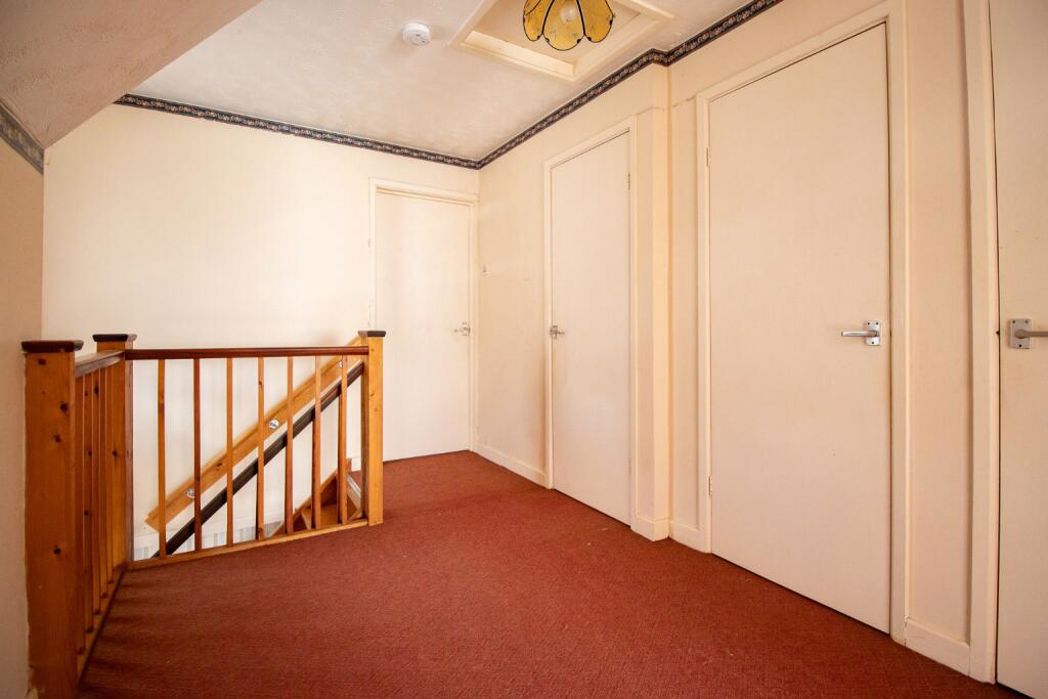 Property image 8 of 19