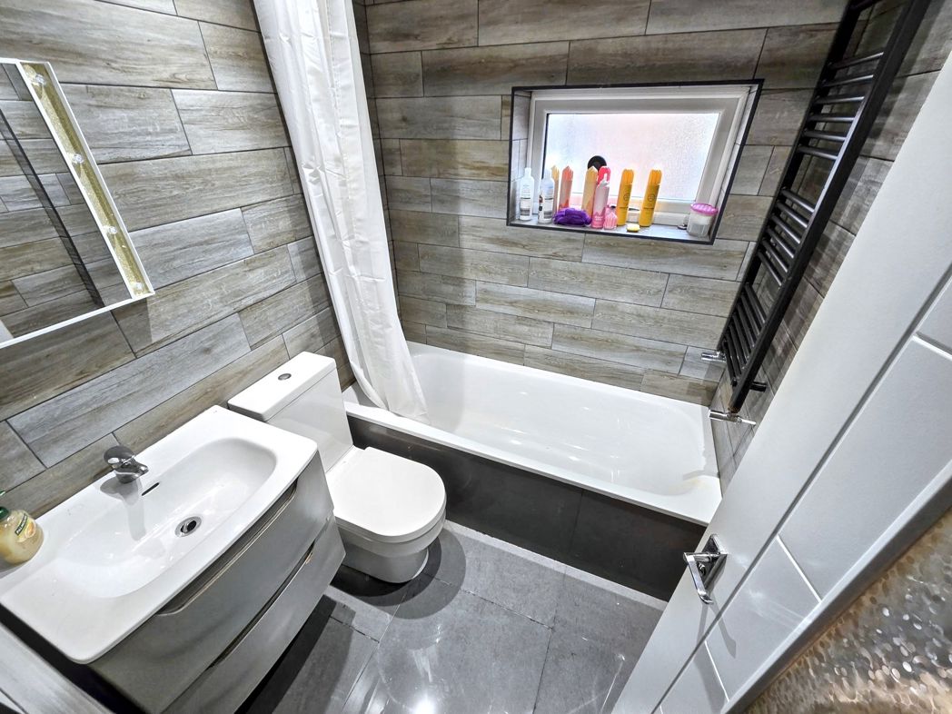 6, Bishop Auckland, Durham, DL14 8SX