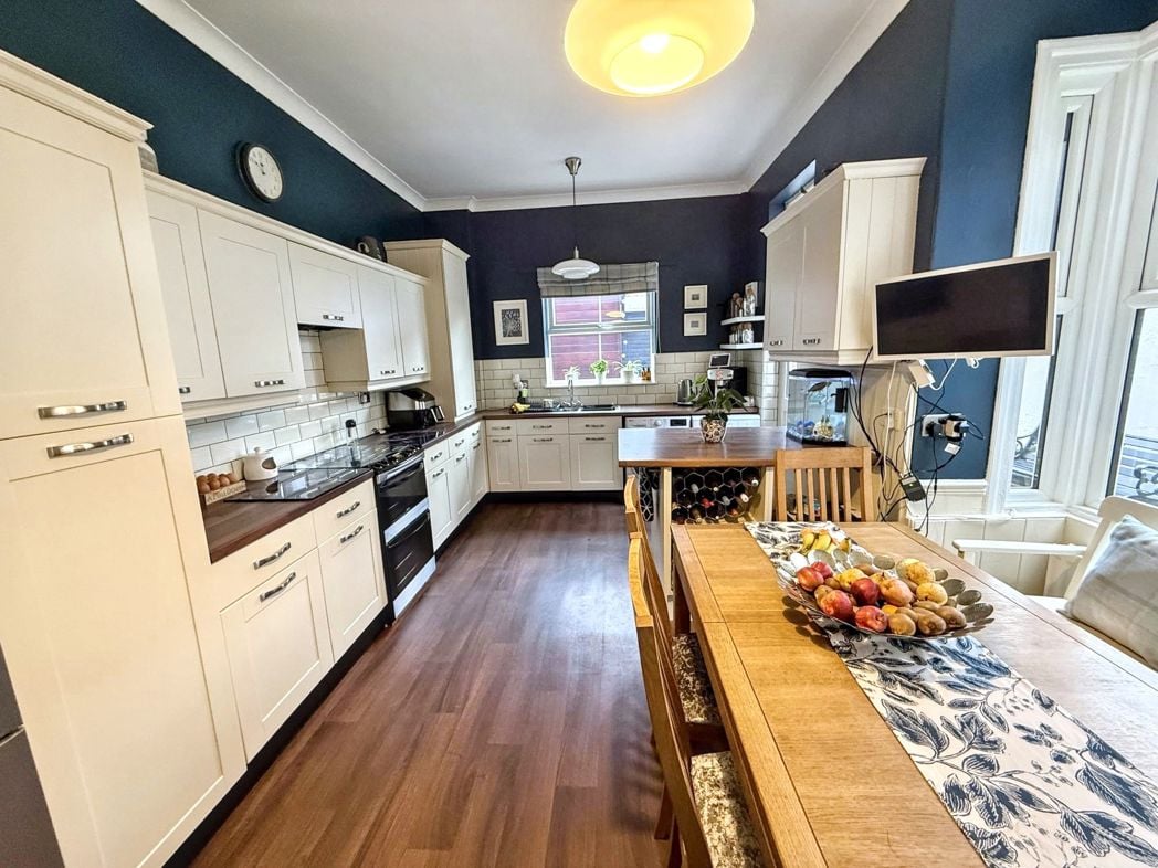 Property image 6 of 31