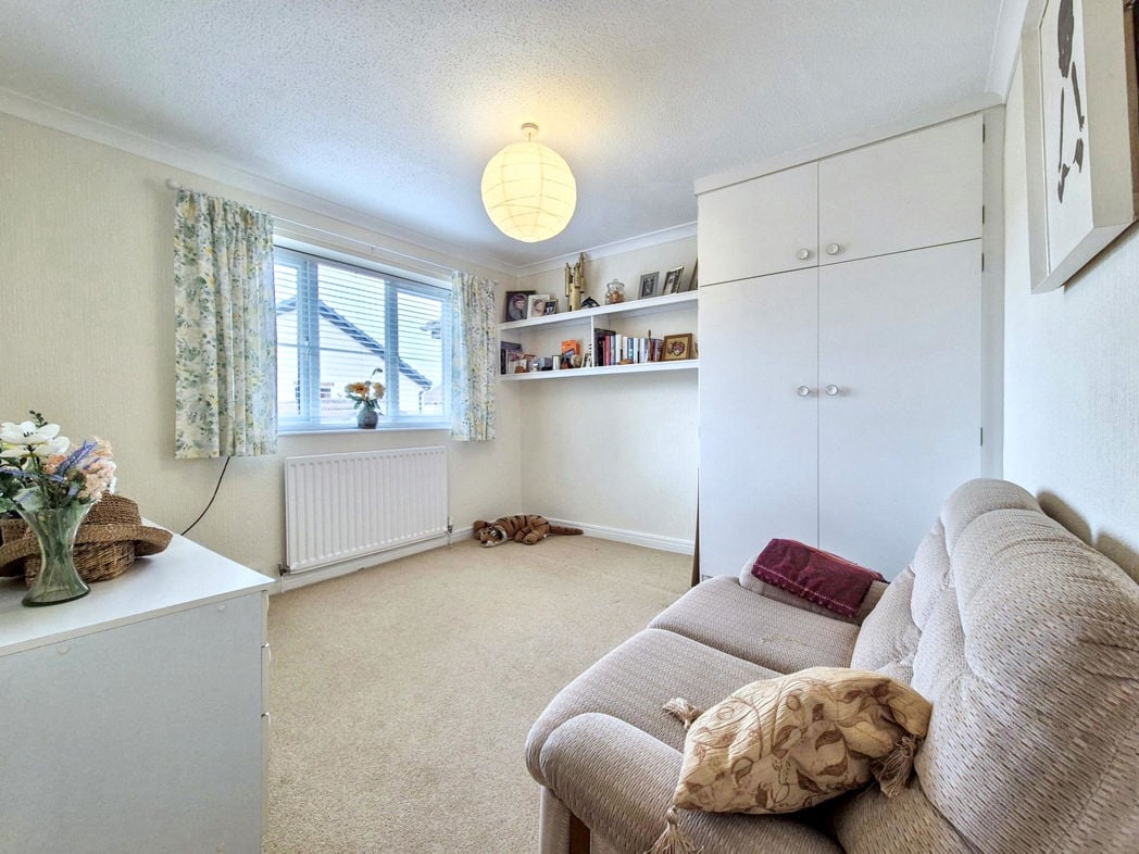 Property image 12 of 21