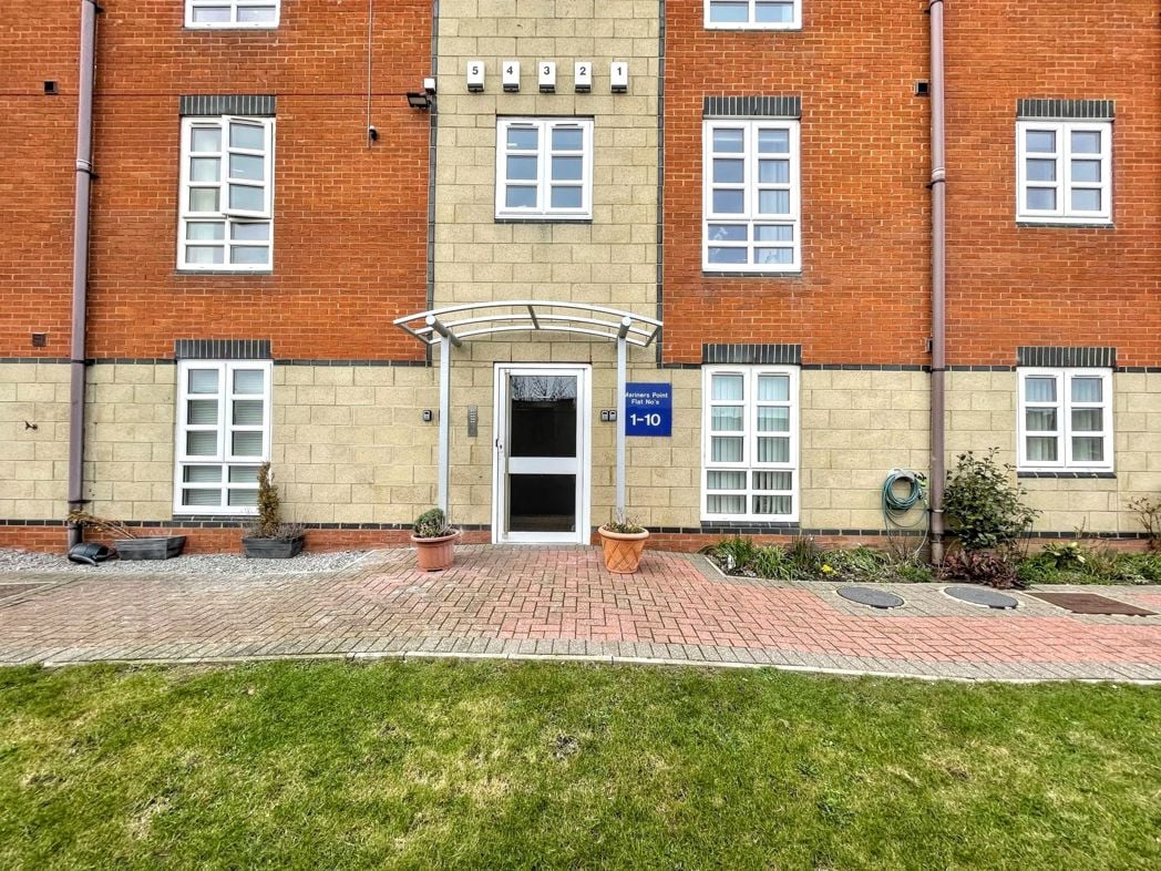 Property image 2 of 17