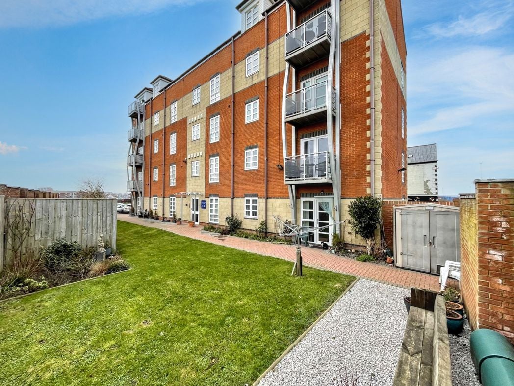 Property image 1 of 17