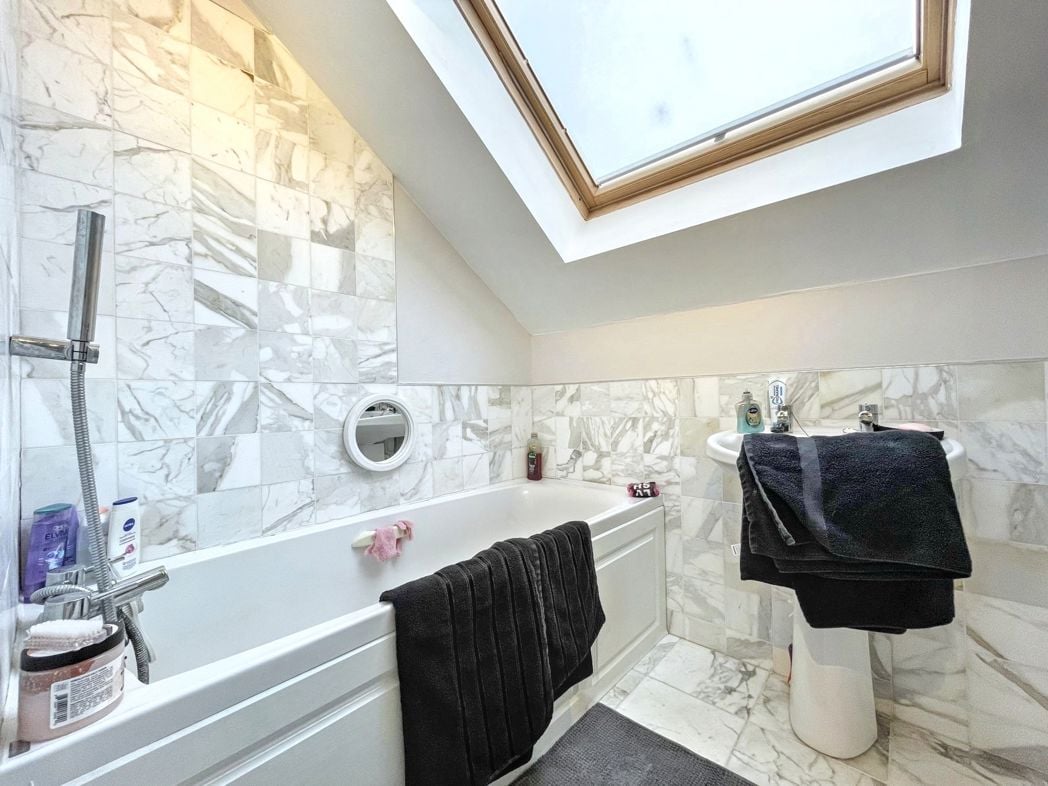 Property image 14 of 17