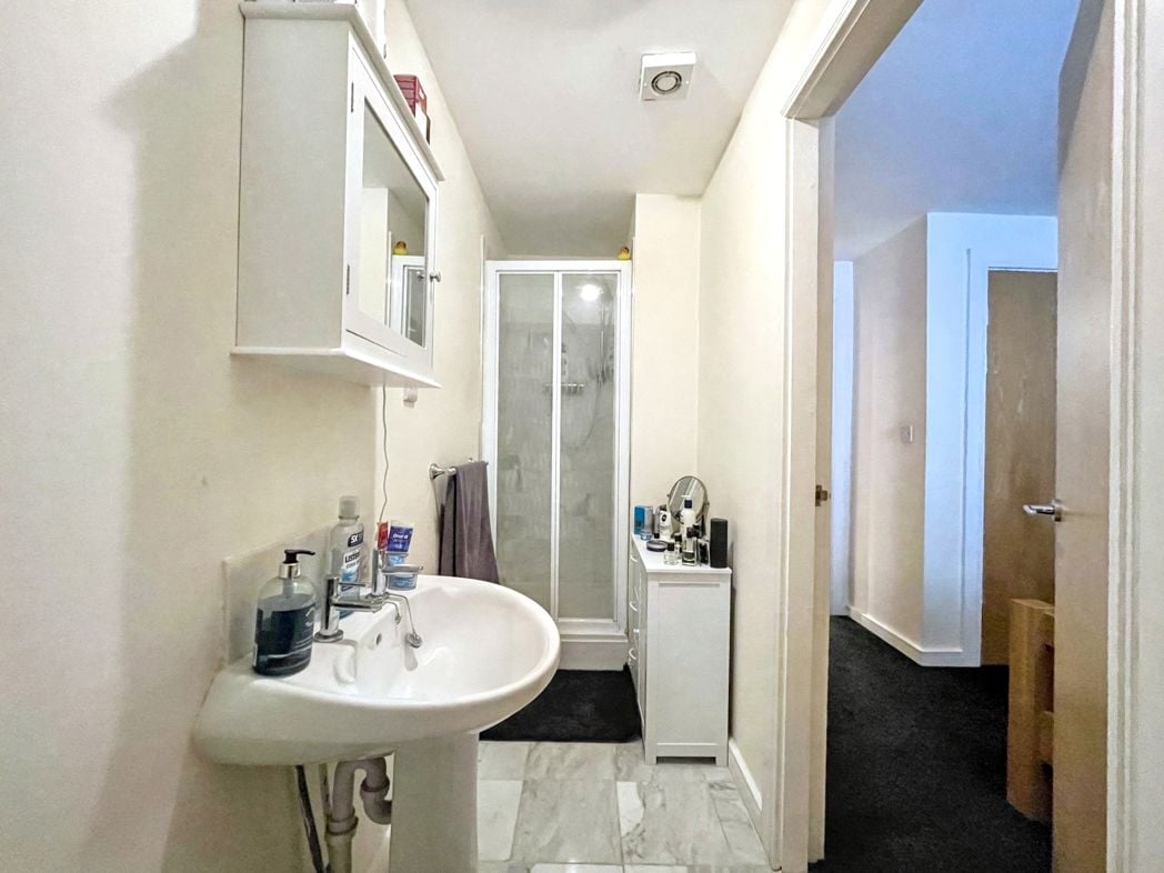 Property image 10 of 17
