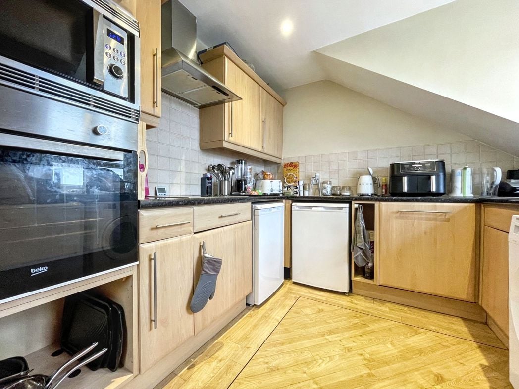 Property image 8 of 17