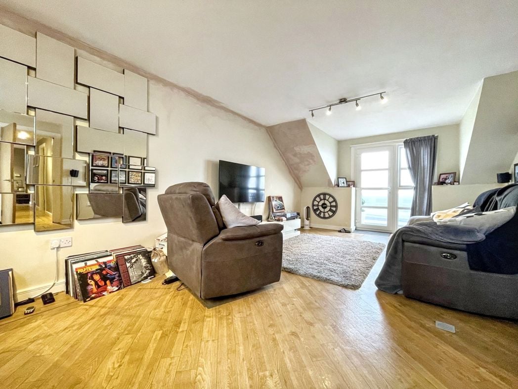 Property image 4 of 17