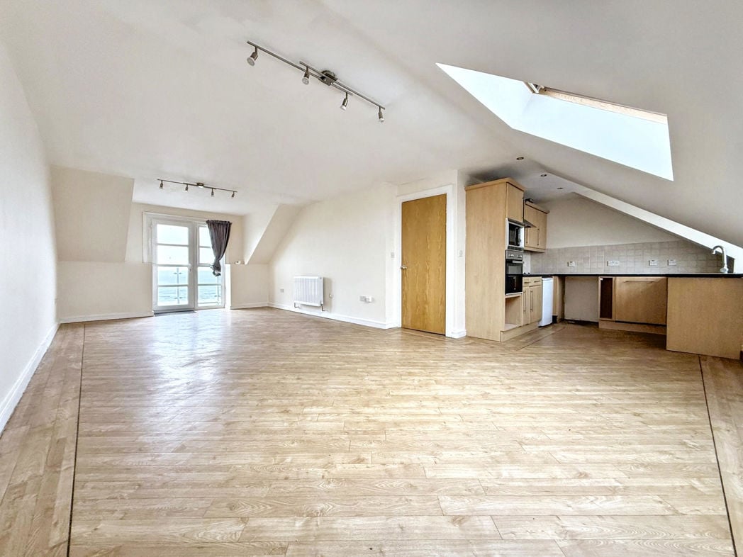 Property image 5 of 17