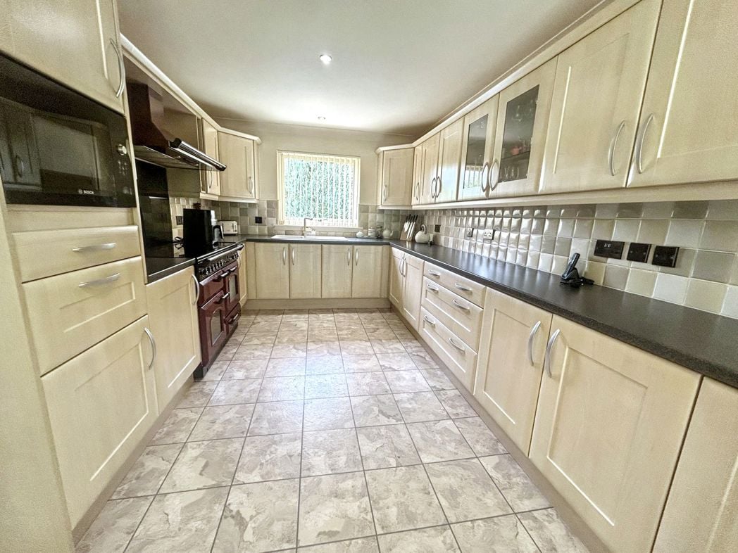 Property image 4 of 28