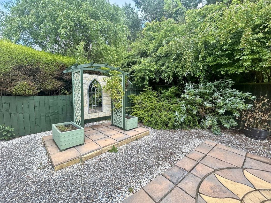 Property image 27 of 28