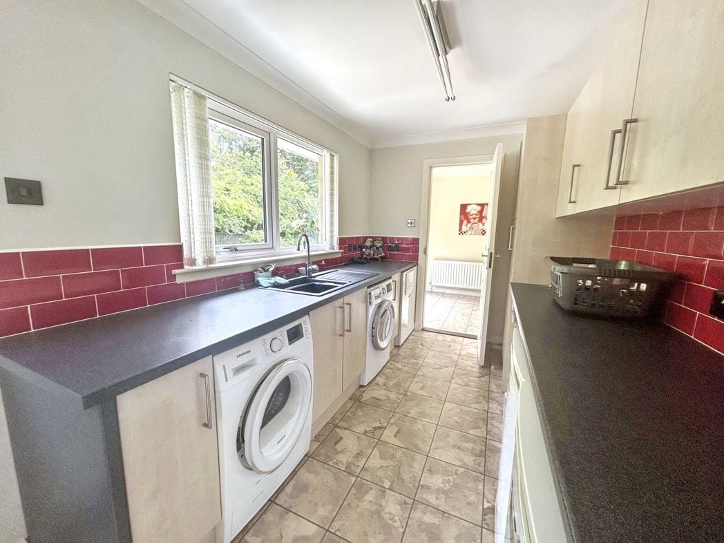 Property image 6 of 28