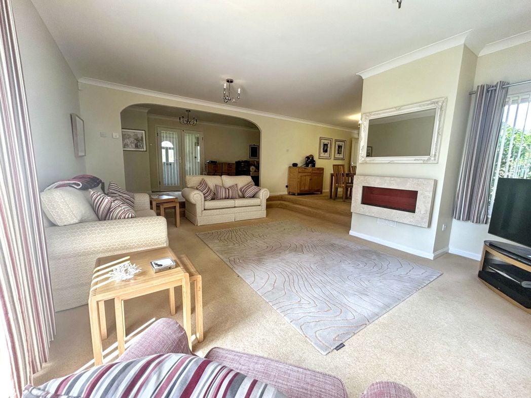 Property image 14 of 28