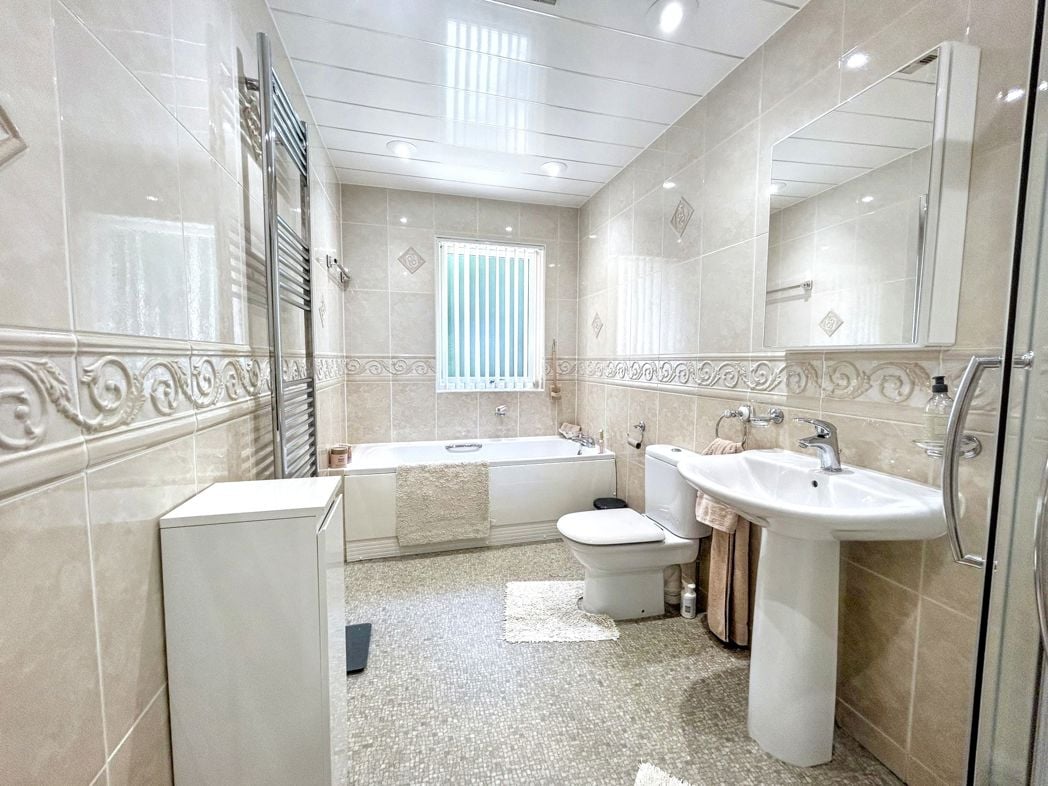 Property image 19 of 28