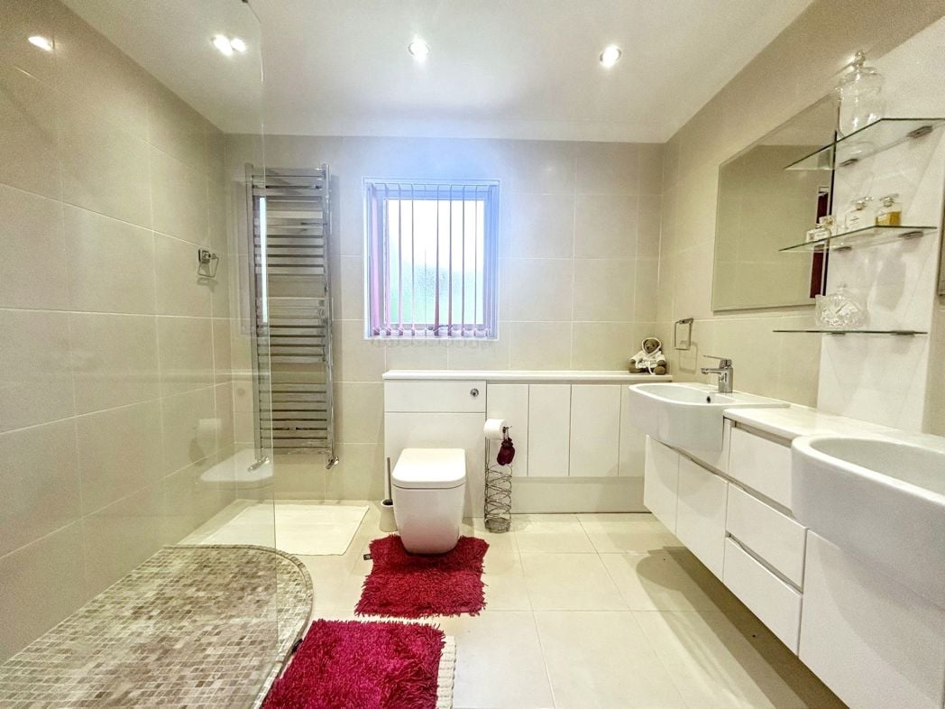 Property image 22 of 28