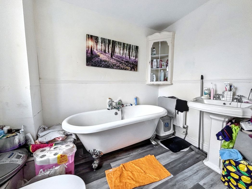 Property image 7 of 8