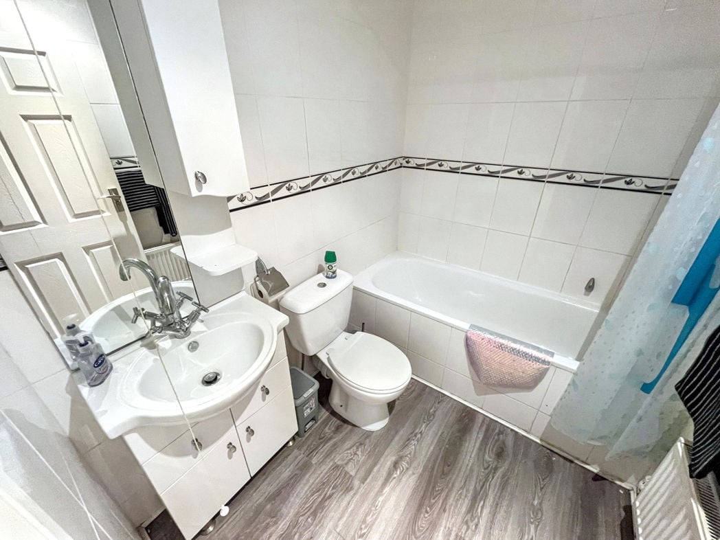 Property image 6 of 9