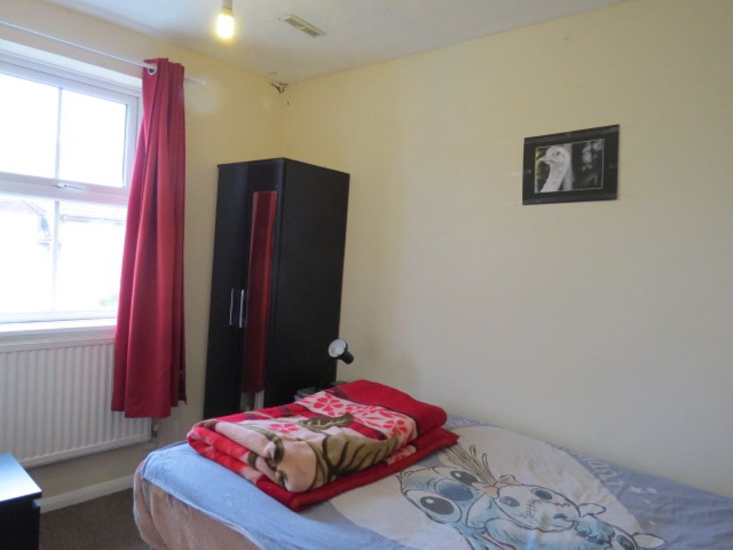 Property image 5 of 9