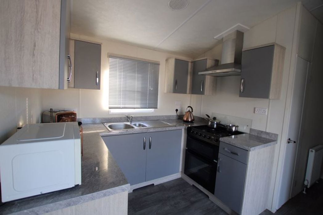 Property image 6 of 9