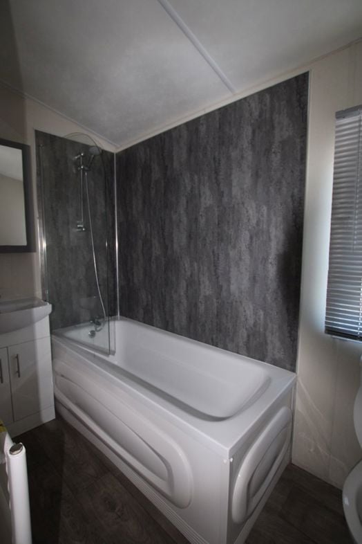 Property image 8 of 9