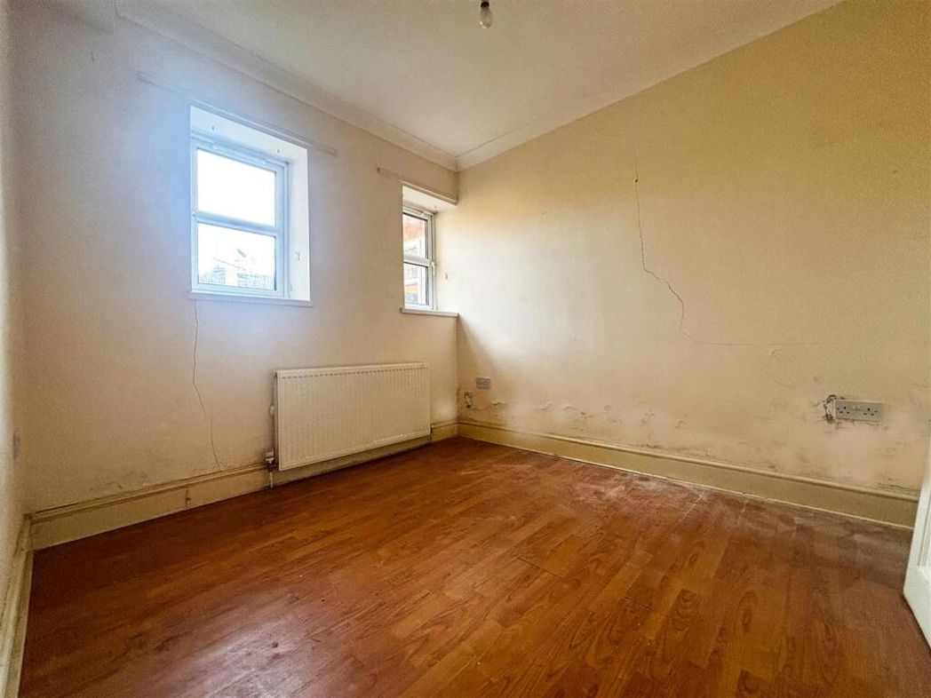 Property image 3 of 8