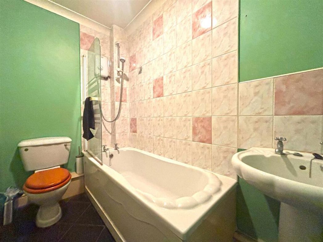 Property image 4 of 8