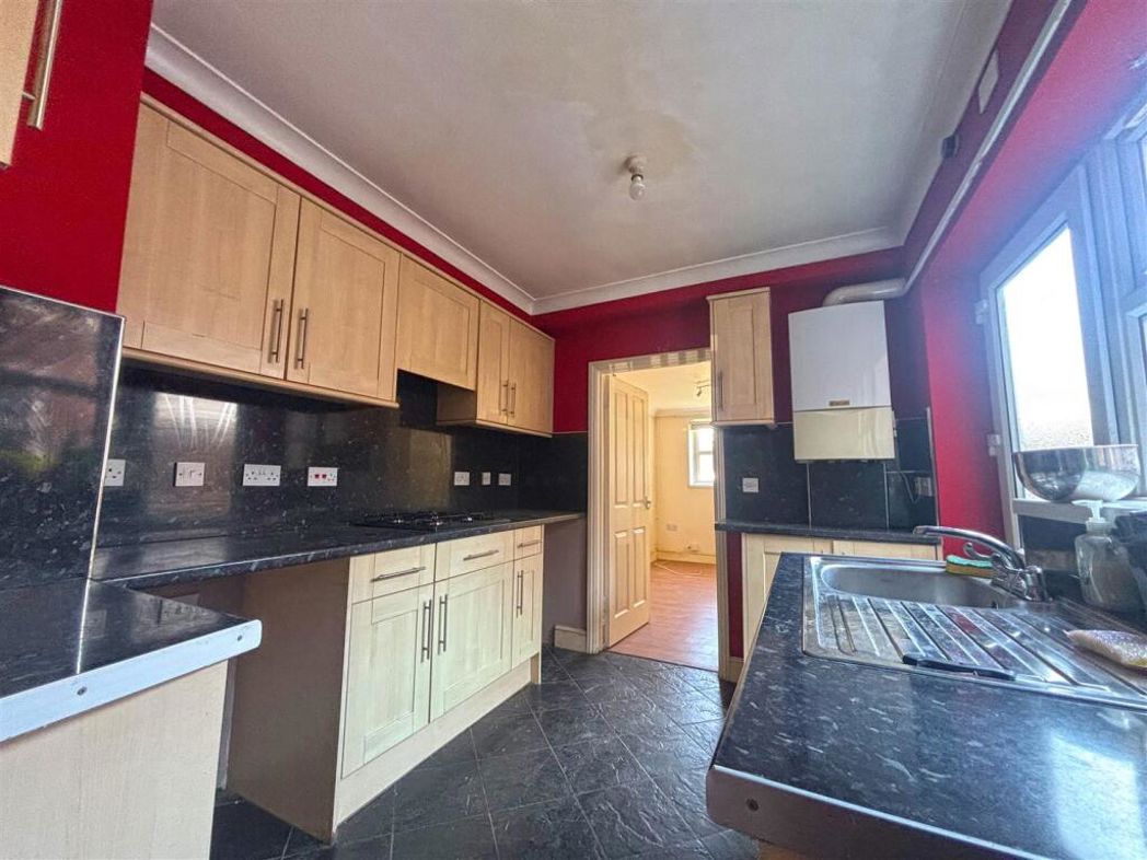 Property image 5 of 8
