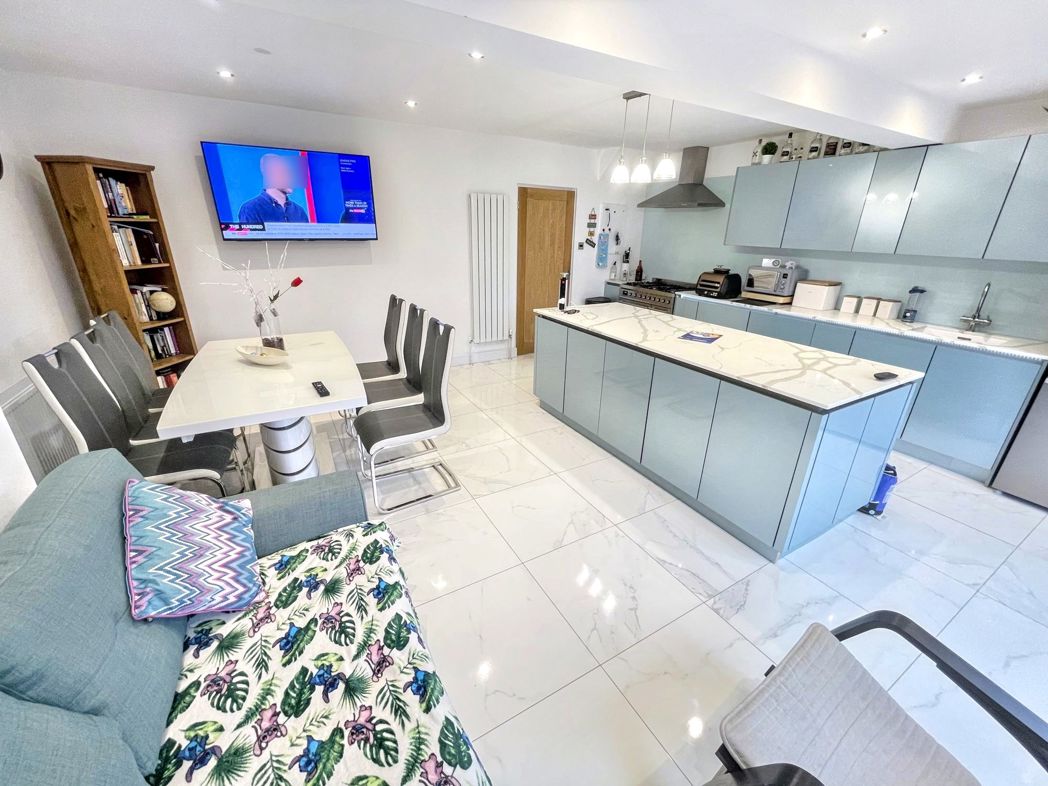 Property image 7 of 12