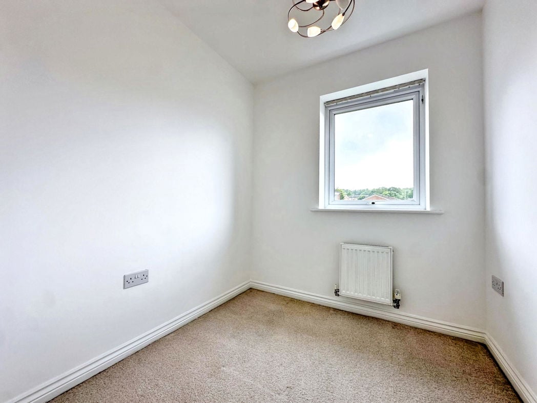 Property image 13 of 17