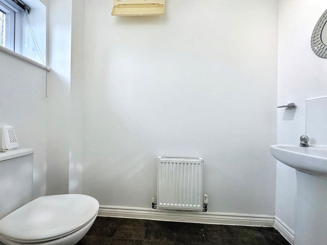 Property image 7 of 17