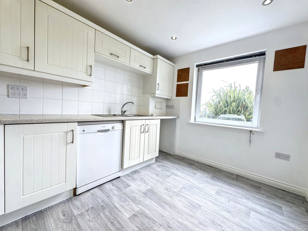 Property image 5 of 17