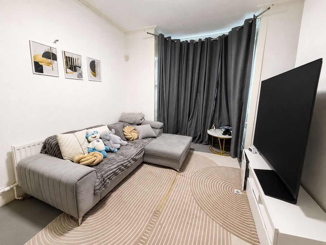 Property image 3 of 8