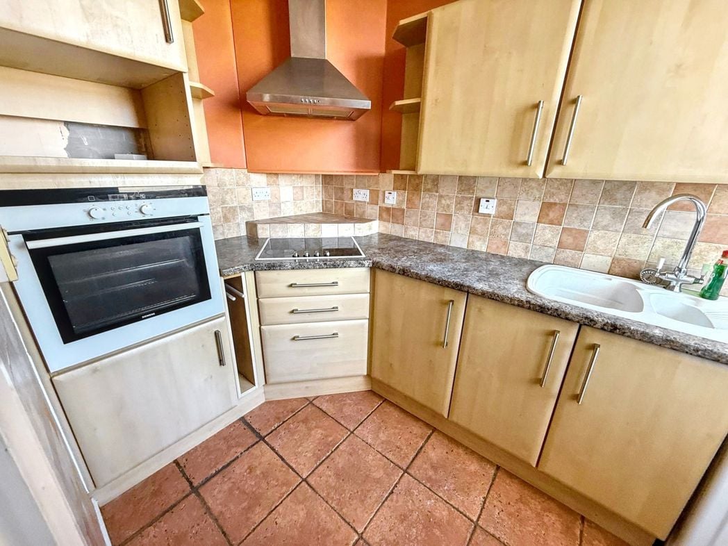 Property image 3 of 12