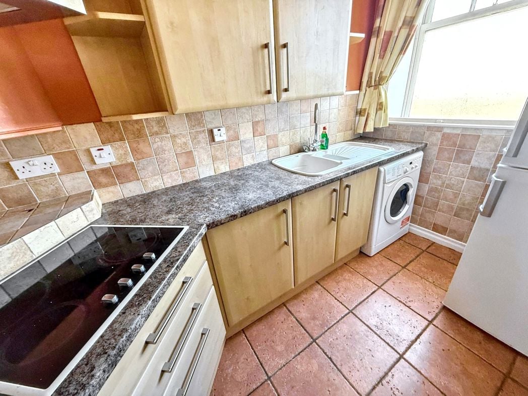 Property image 4 of 12