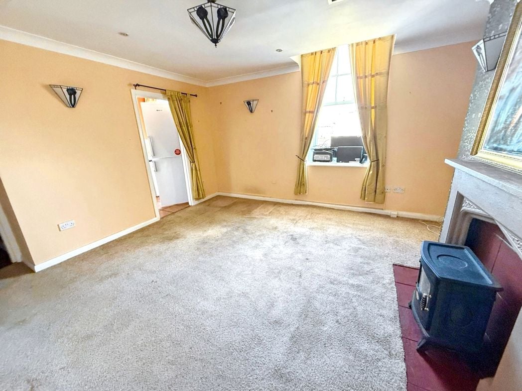 Property image 7 of 12