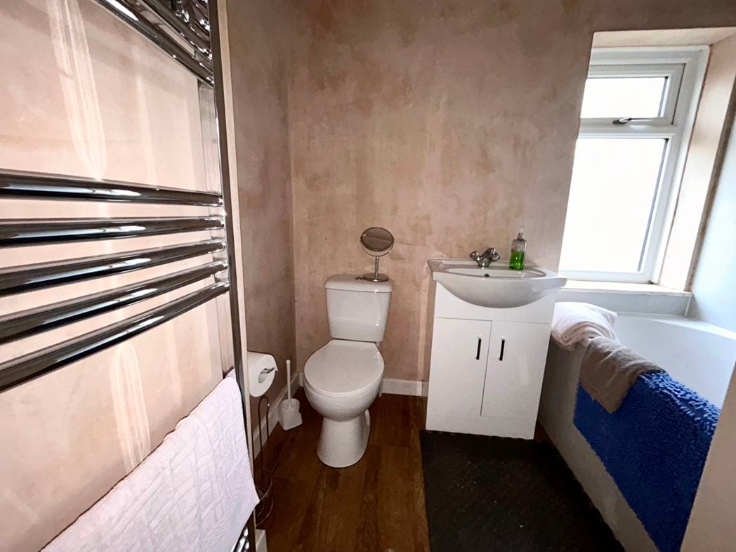 Property image 9 of 11