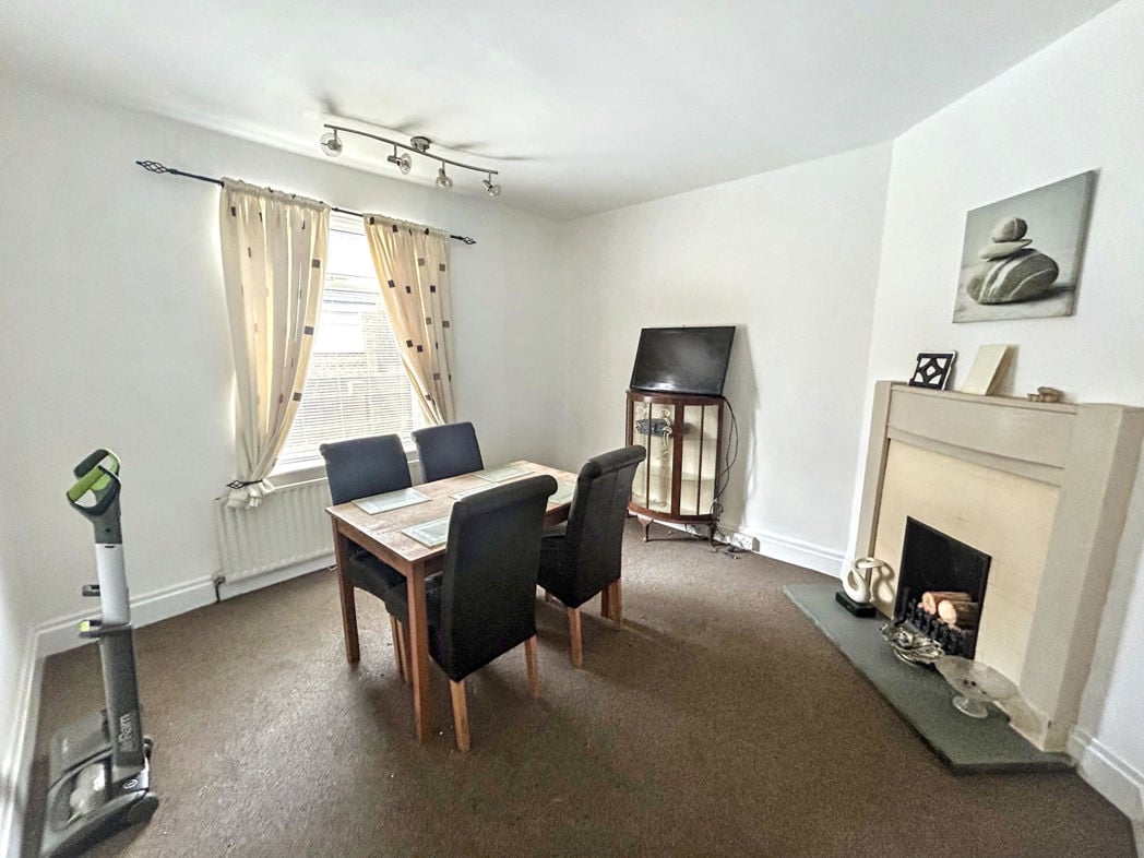 Property image 4 of 8