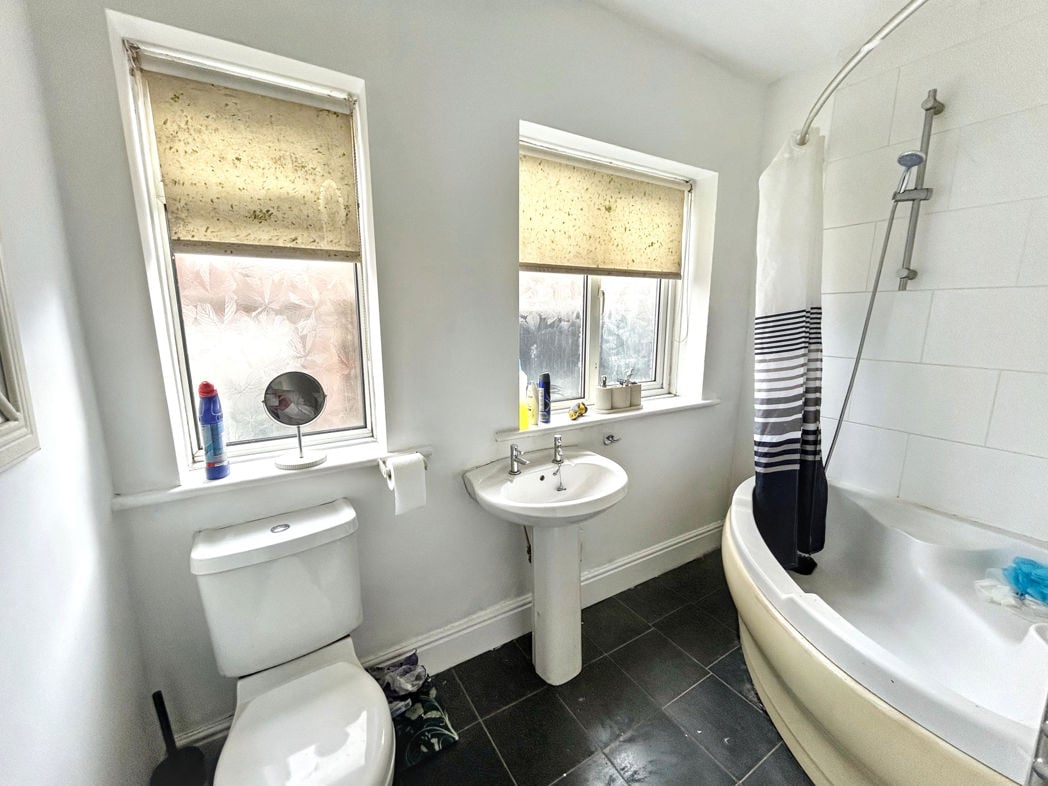 Property image 6 of 8