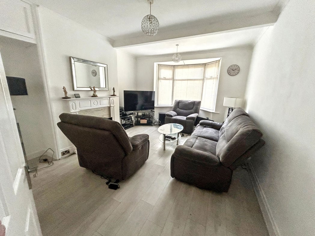 Property image 2 of 8