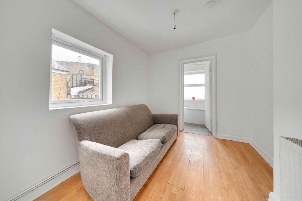 Property image 8 of 9
