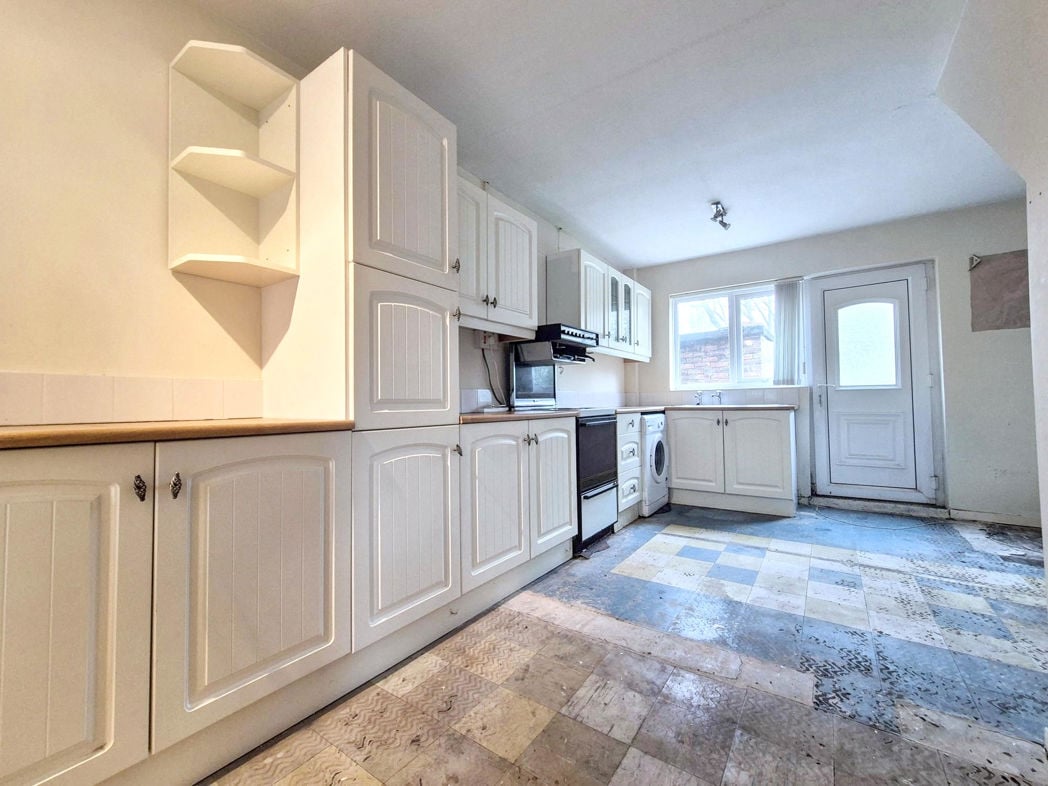 Property image 3 of 18