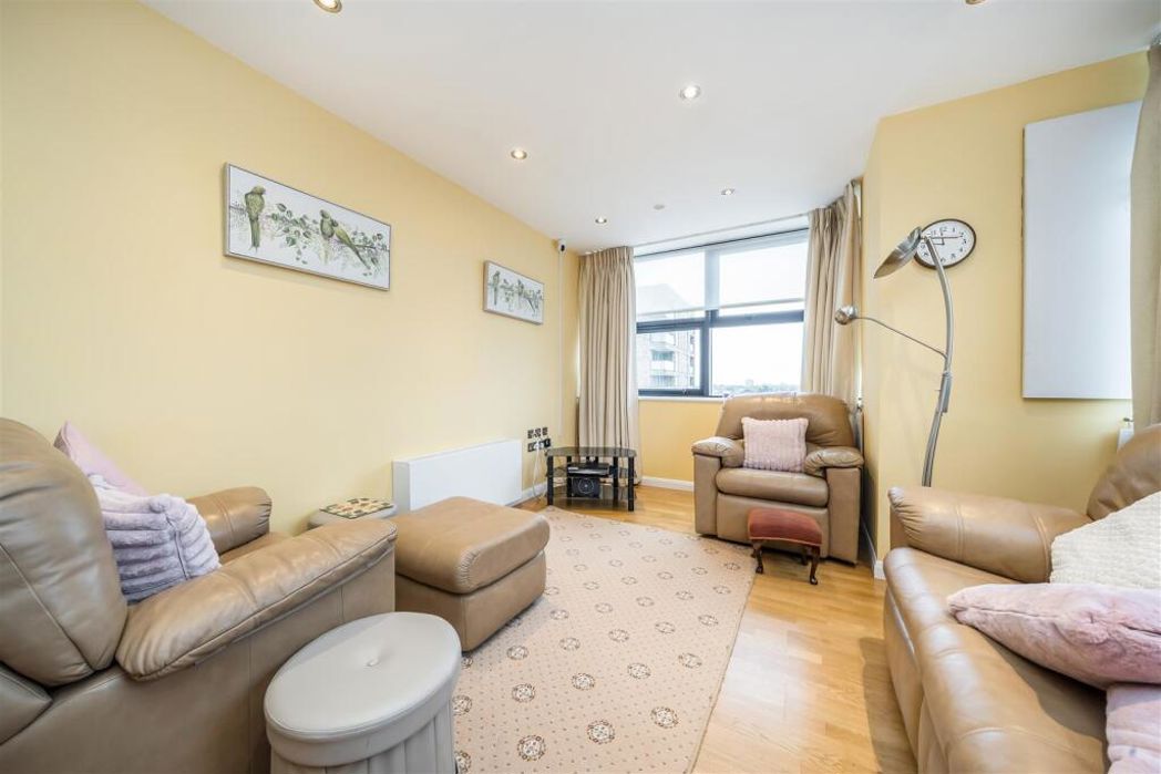 Property image 2 of 10