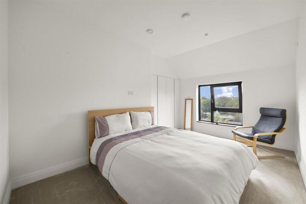 Property image 8 of 15