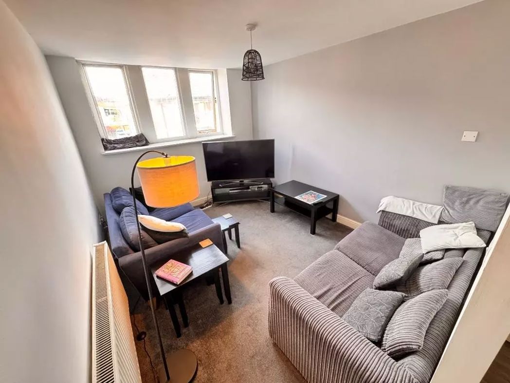 Property image 2 of 9