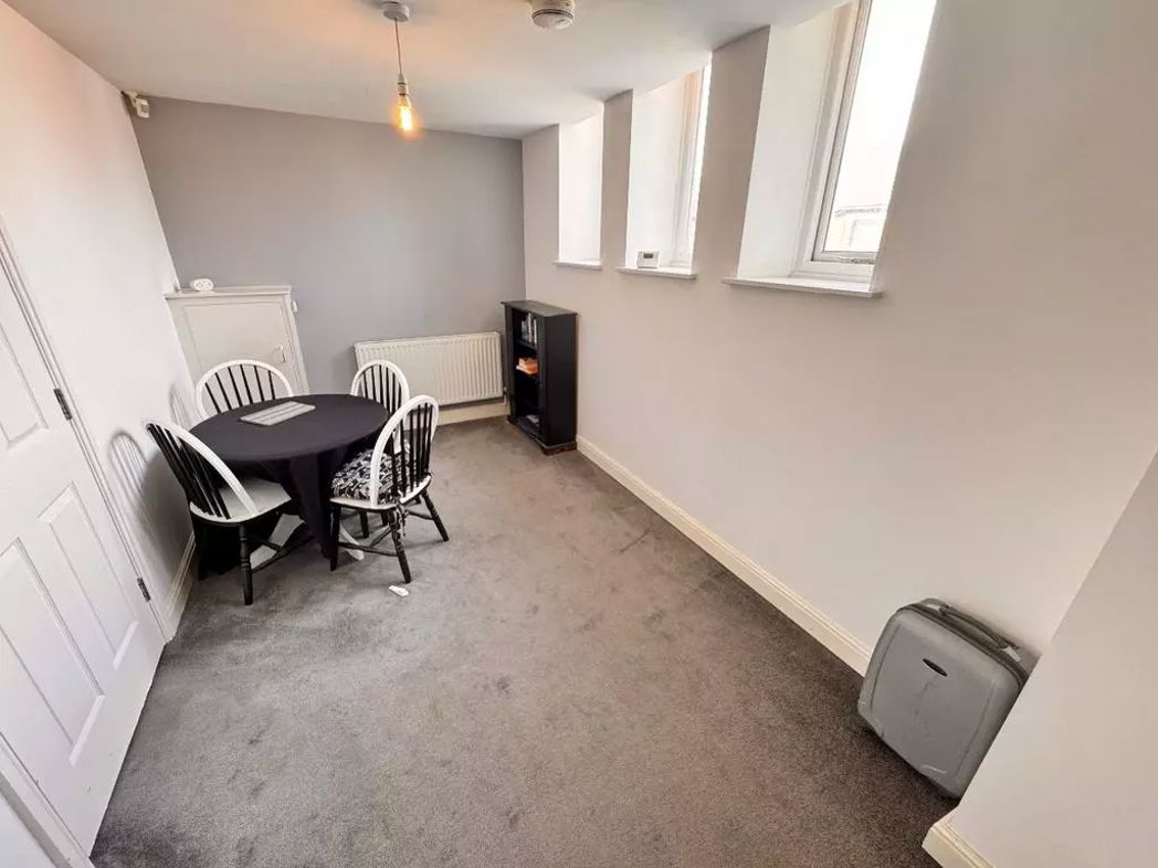 Property image 4 of 9
