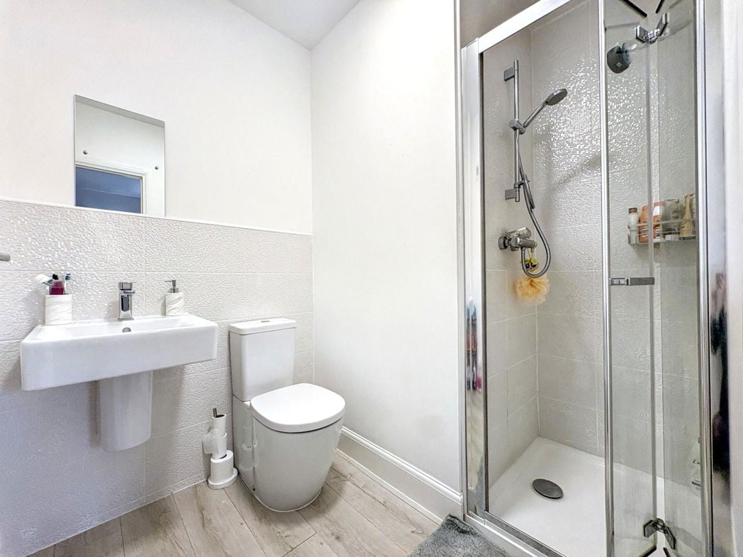 Property image 11 of 16