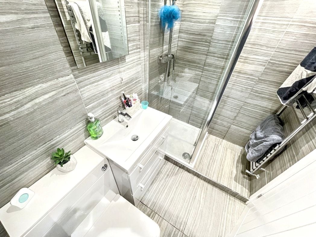 Property image 3 of 8