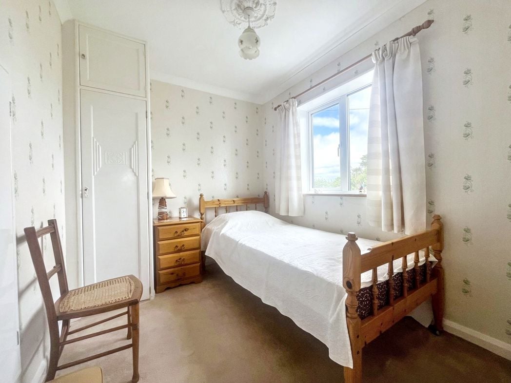 Property image 12 of 18