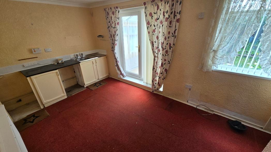 Property image 3 of 13