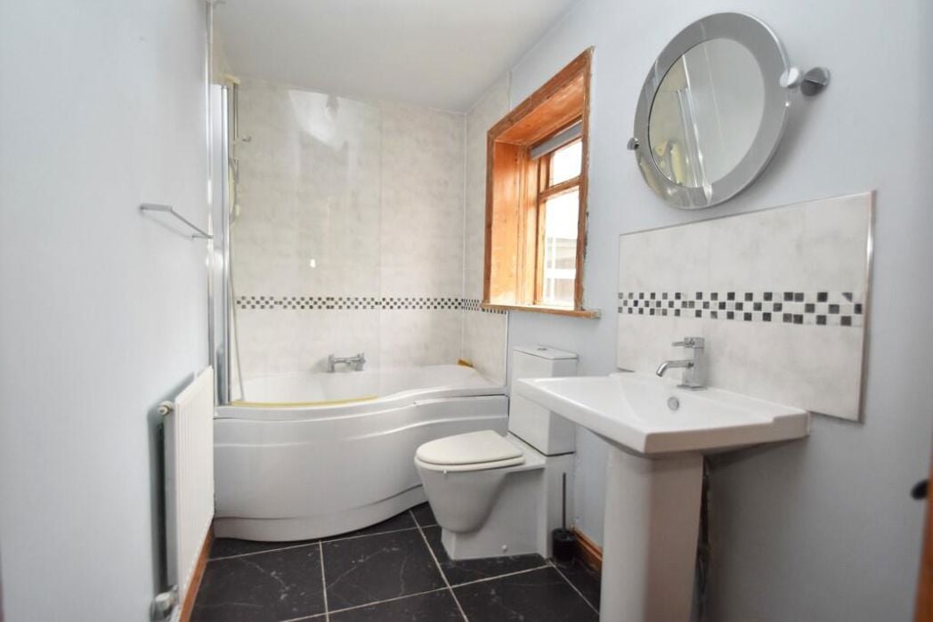 Property image 3 of 8