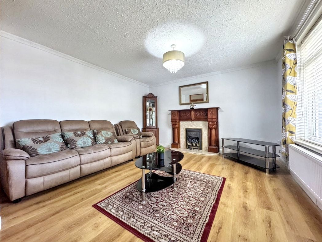 Property image 2 of 16